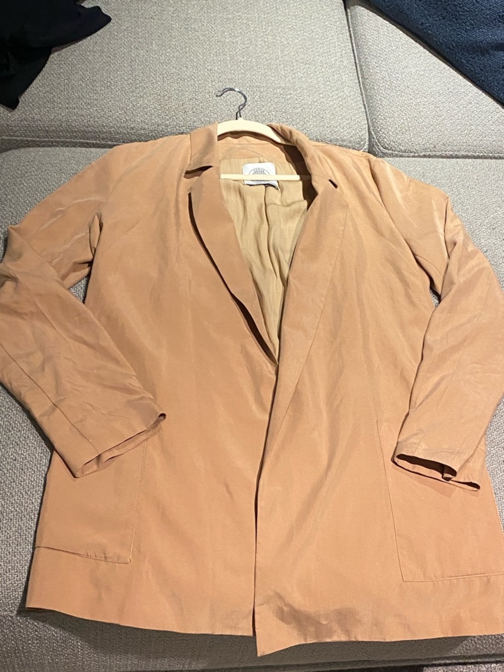 Urban Ourfitters oversized  Tan Lightweight Blazer Jacket size large great cond